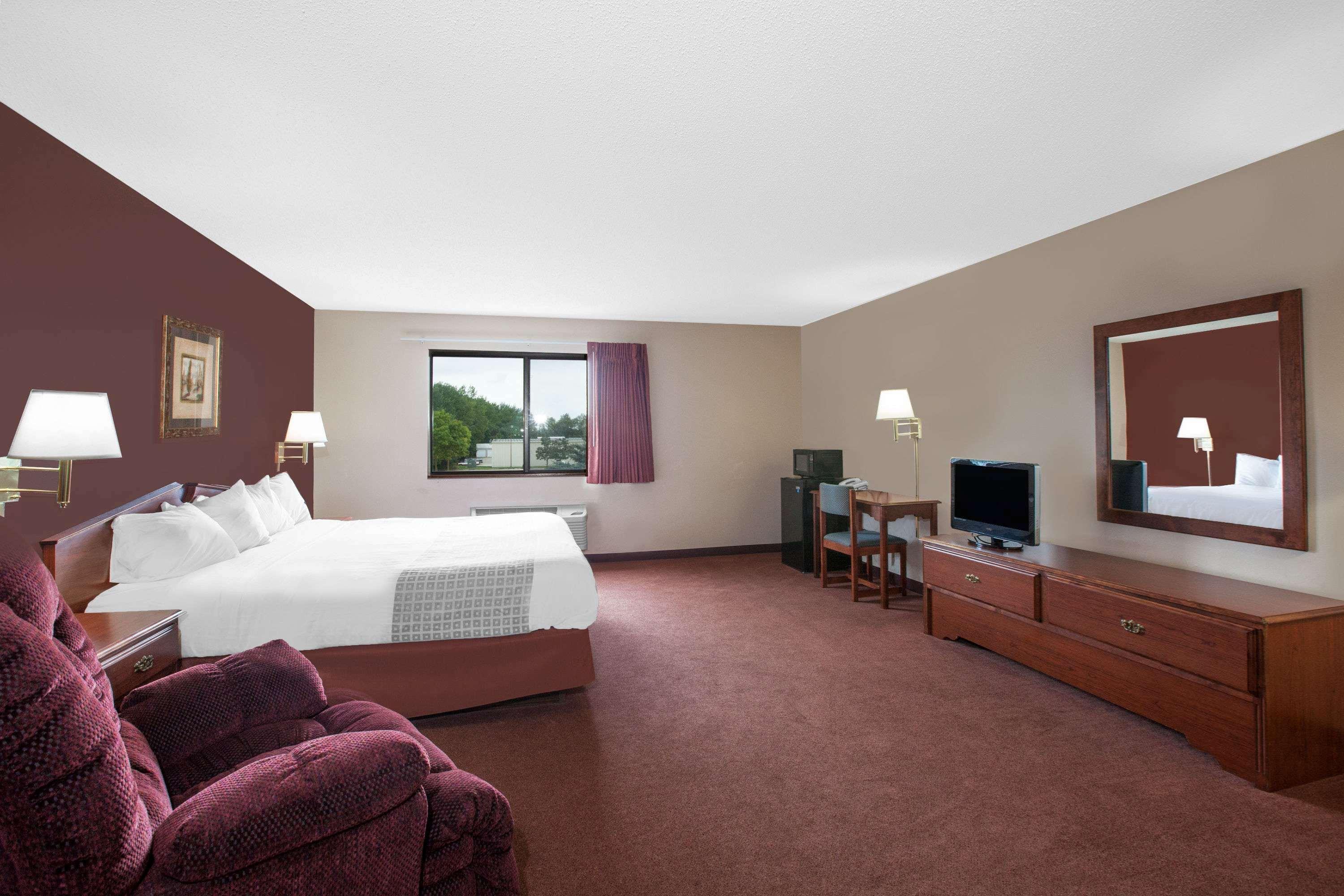 Super 8 By Wyndham Mason City Exterior foto