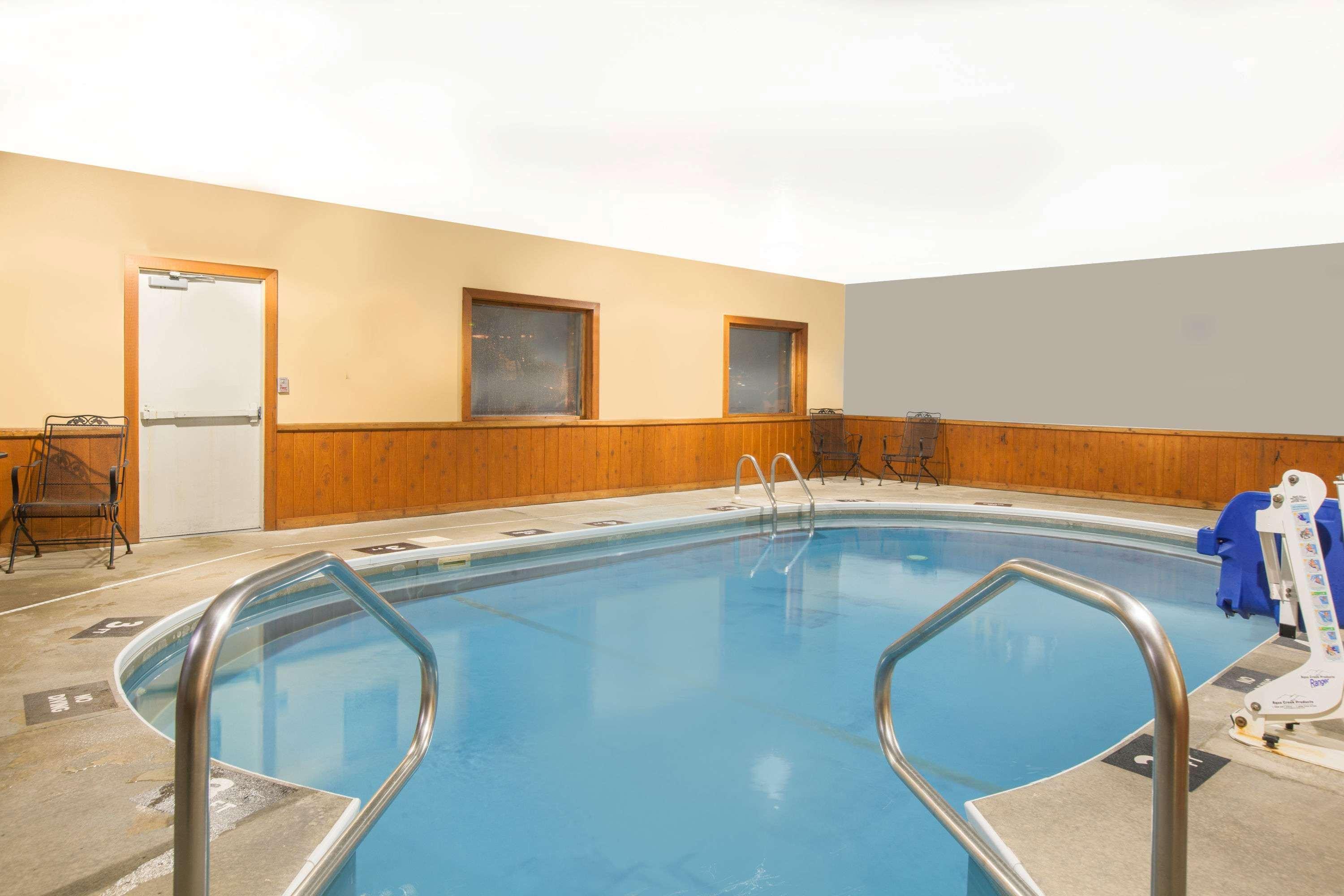 Super 8 By Wyndham Mason City Exterior foto