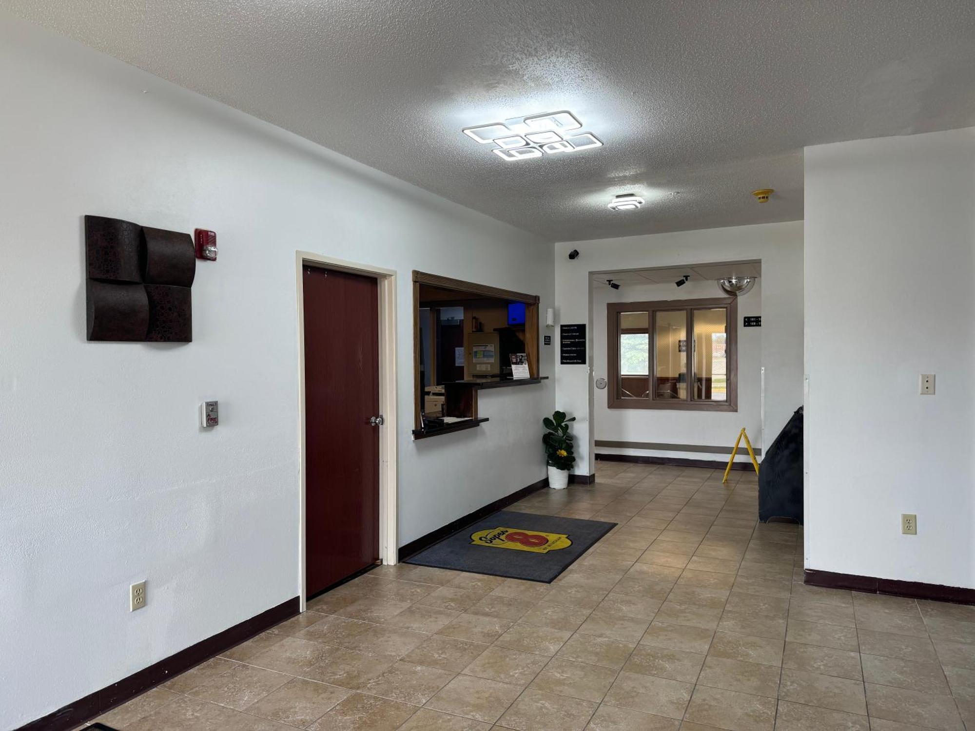Super 8 By Wyndham Mason City Exterior foto