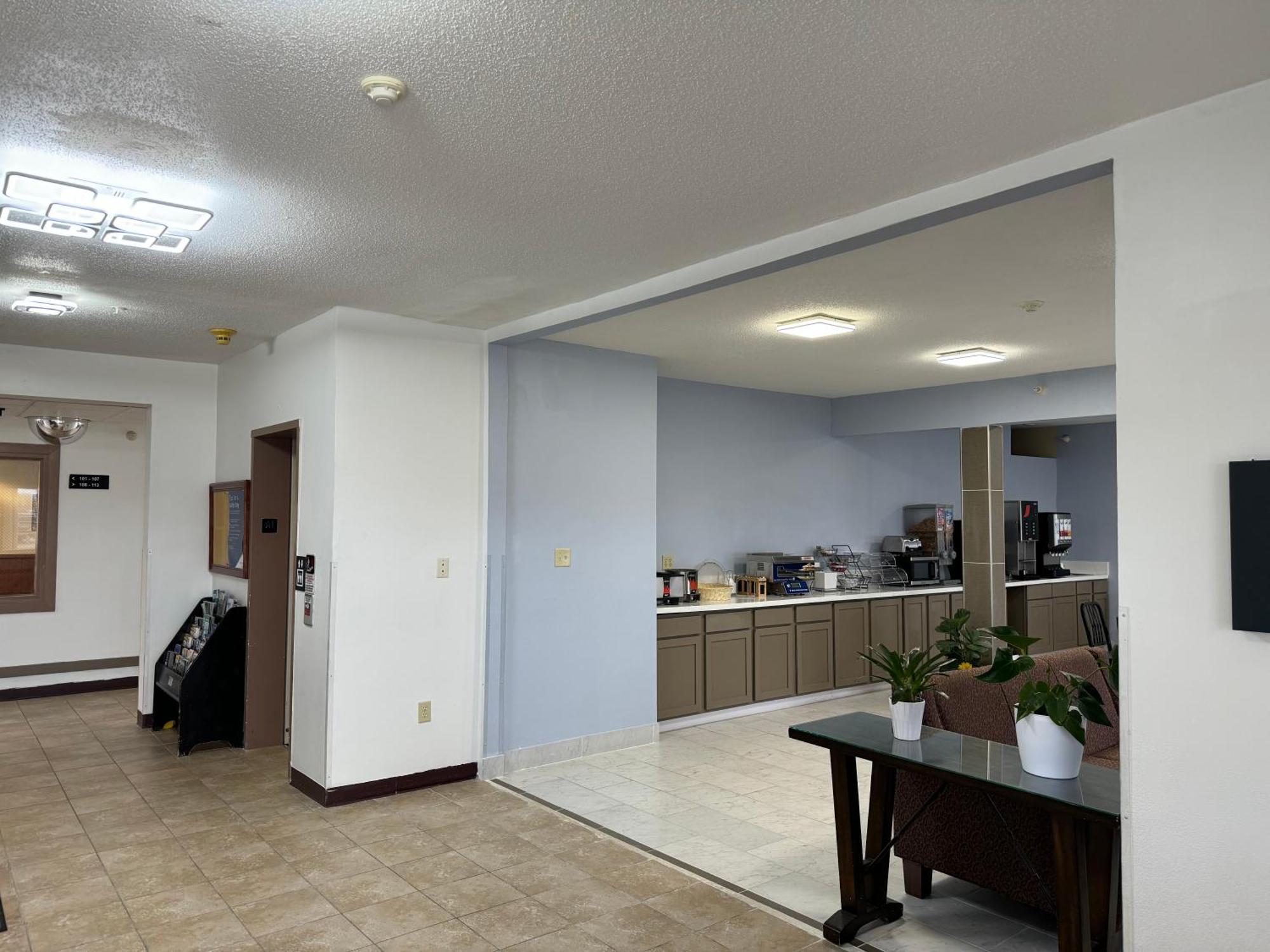 Super 8 By Wyndham Mason City Exterior foto
