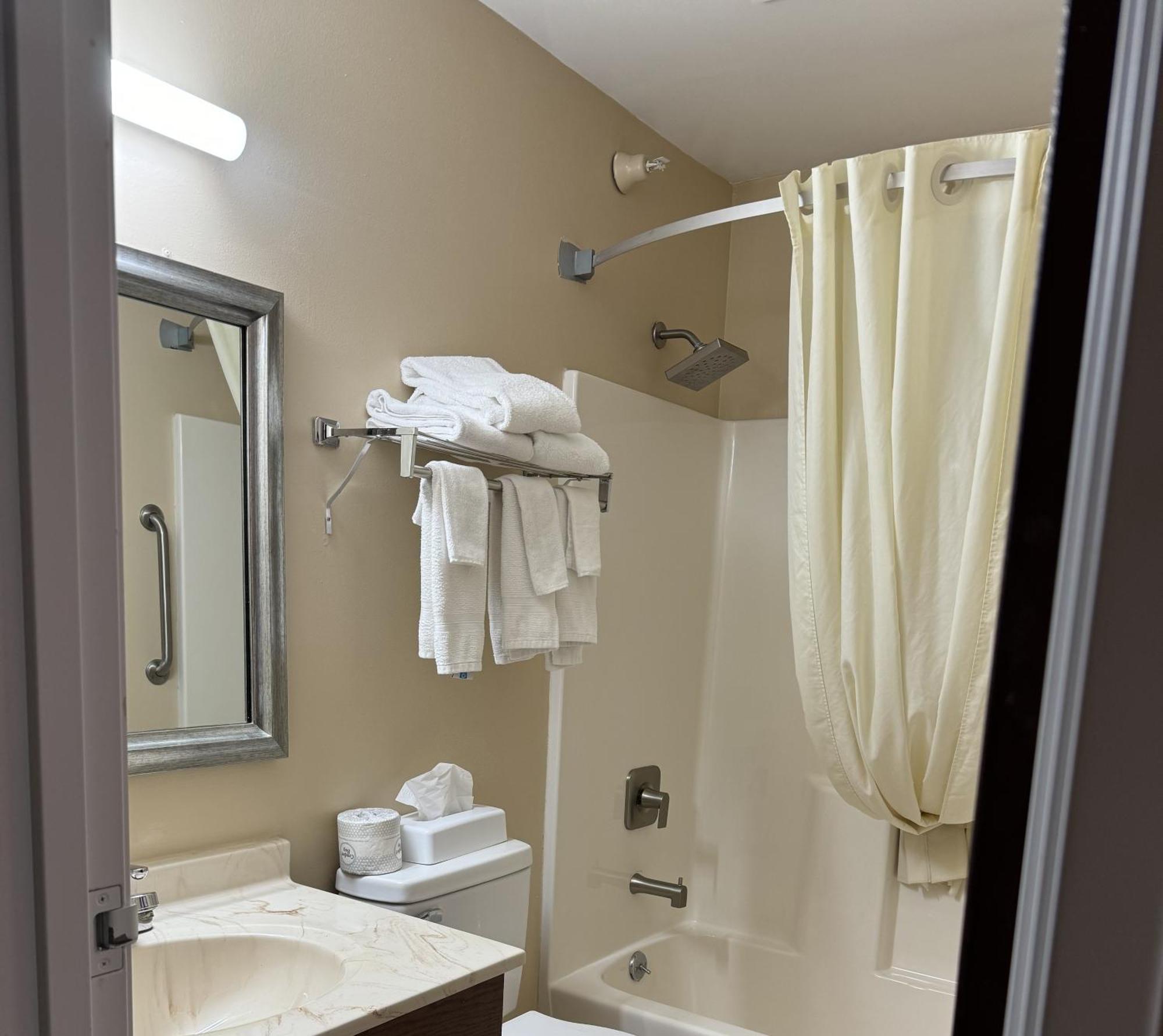 Super 8 By Wyndham Mason City Exterior foto